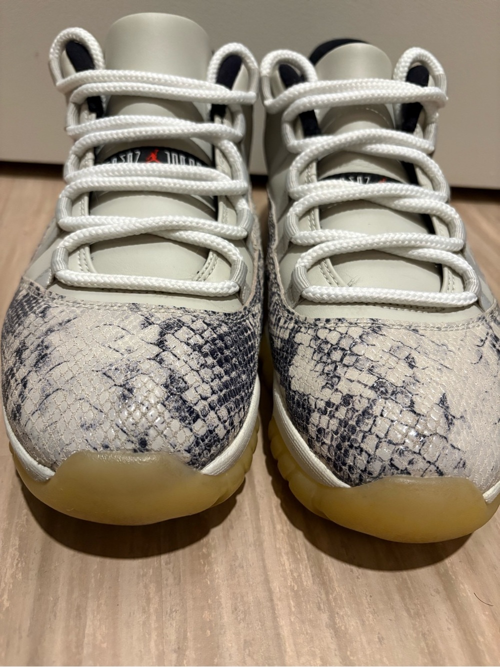 Jordan Air Jordan 11 Retro Low Snakeskin Men’s Sneakers White Gray Black